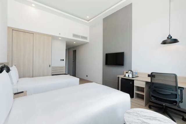 Holiday Inn & Suites Siracha Laemchabang by IHG-标准房, 2 张单人床, 阳台-5