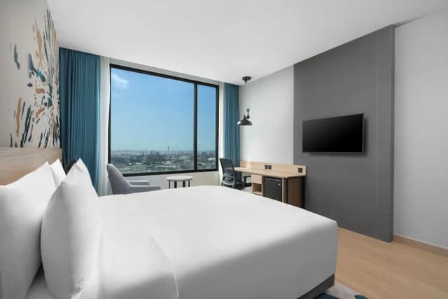 Holiday Inn & Suites Siracha Laemchabang by IHG-标准房, 1 张特大床-4