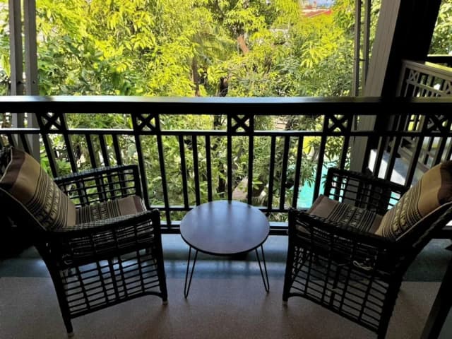 スマイル ラナ ホテル-グランド ダブルルーム キングベッド 1 台 バルコニー プールビュー (Smile - Deluxe)-8