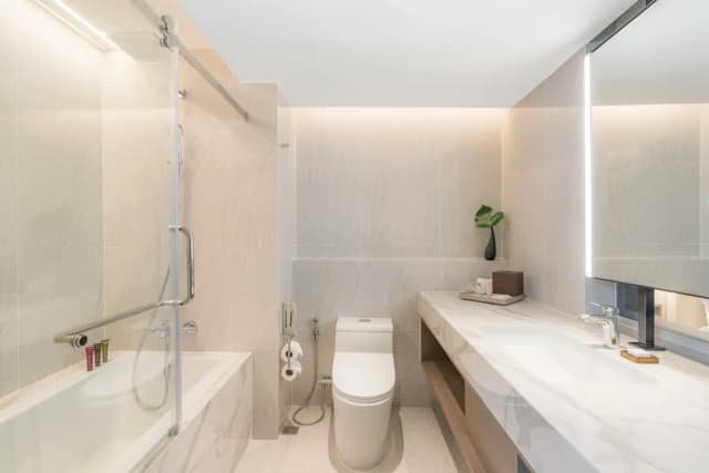 Pathumwan Princess Hotel-Grand Deluxe King Bed-5