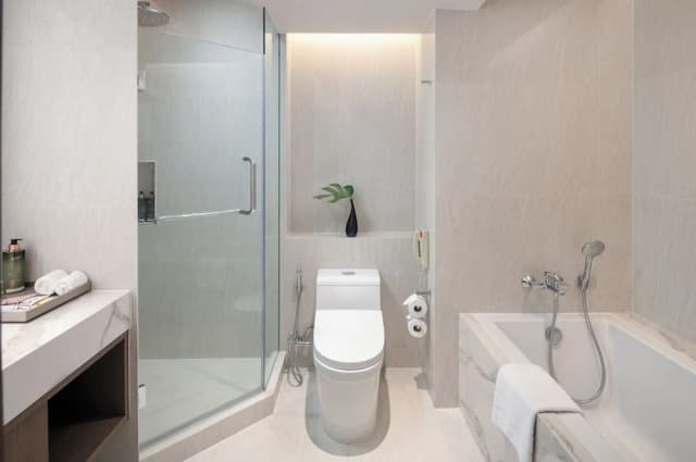 Pathumwan Princess Hotel-Grand Deluxe King Bed-6