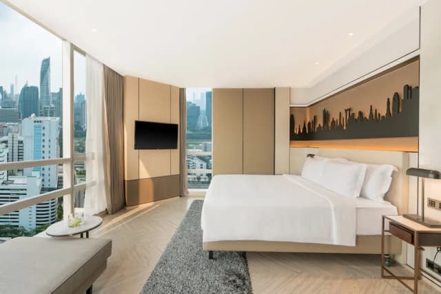 Pathumwan Princess Hotel-Grand Deluxe Conner King Bed-1