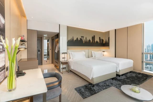 Pathumwan Princess Hotel-Grand Deluxe Conner King Bed-4