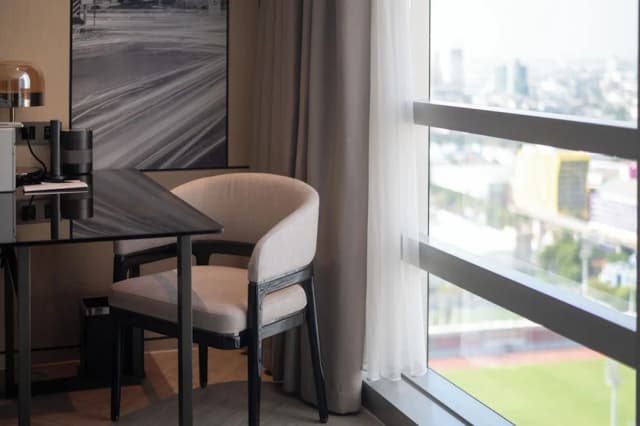 Pathumwan Princess Hotel-Deluxe Classic Twin Bed-5