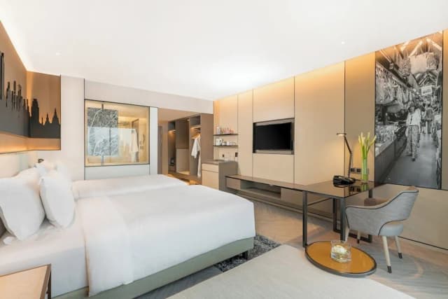 Pathumwan Princess Hotel-Deluxe Classic Twin Bed-4