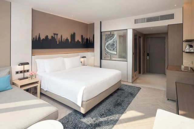 Pathumwan Princess Hotel-Deluxe Classic King Bed-5