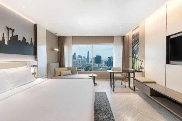 Pathumwan Princess Hotel-Deluxe Classic King Bed-2