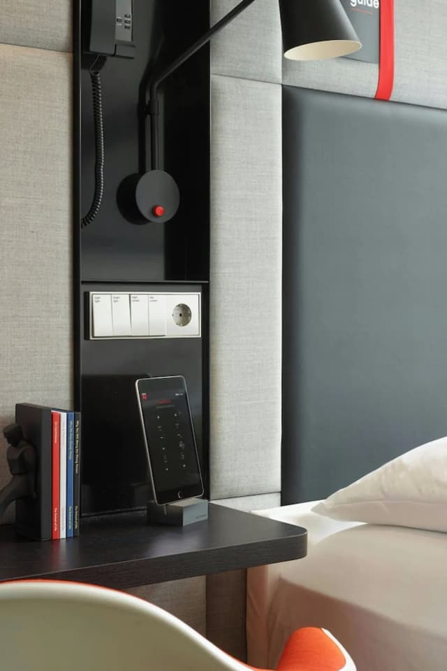 citizenM Amstel Amsterdam-客房, 1 张特大床 (High Floor)-12