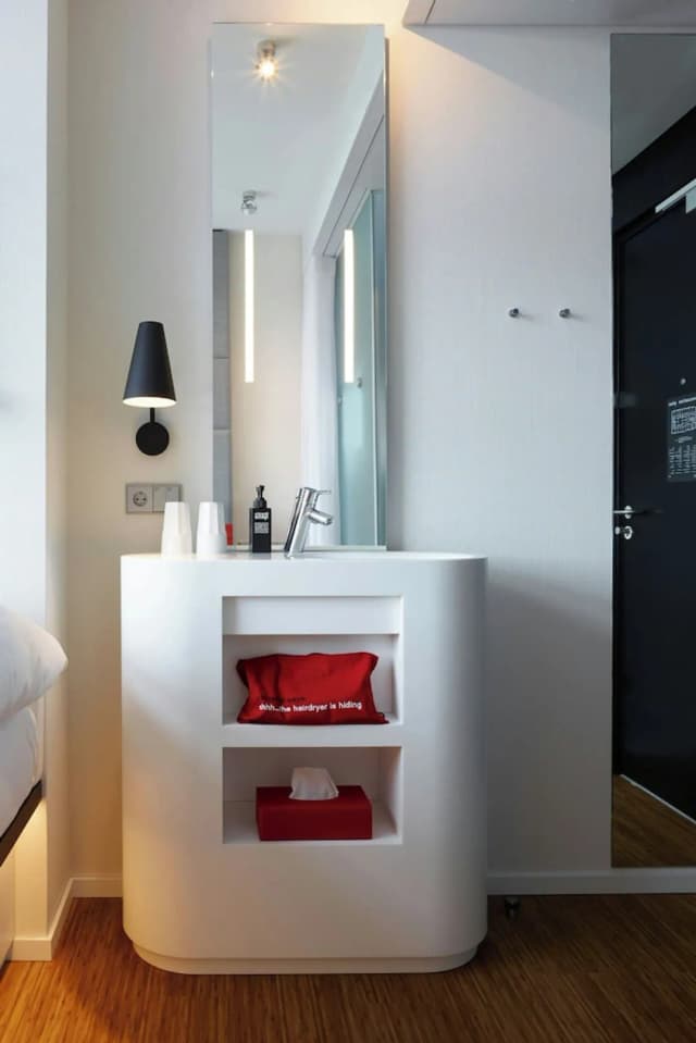 citizenM Amstel Amsterdam-客房, 1 张特大床 (High Floor)-11