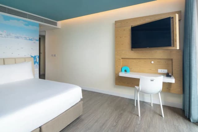 OZO North Pattaya-Deluxe Room, 1 King Bed, Ocean View-8