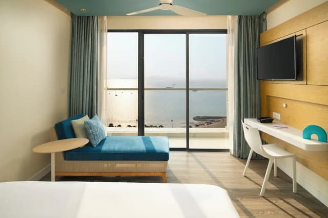 OZO North Pattaya-Deluxe Room, 1 King Bed, Ocean View-5