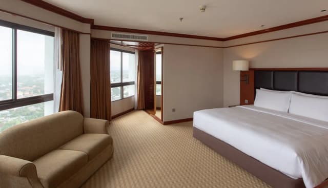 Centara Riverside Hotel Chiang Mai-华丽套房, 1 张特大床-2