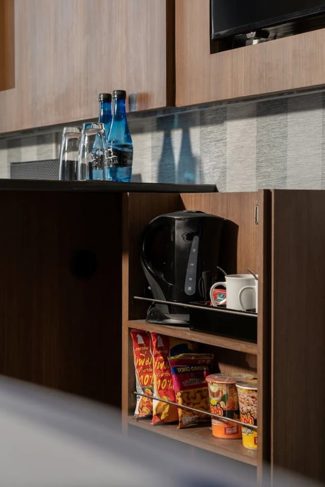 더 컨티넨트 호텔 수쿰윗-Panorama King Room-12