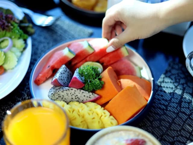 더 컨티넨트 호텔 수쿰윗-Panorama King Room-8