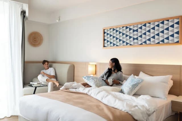 Andaman Beach Hotel Phuket - Handwritten Collection by Accor-华丽客房, 1 张特大床, 阳台, 海景-3