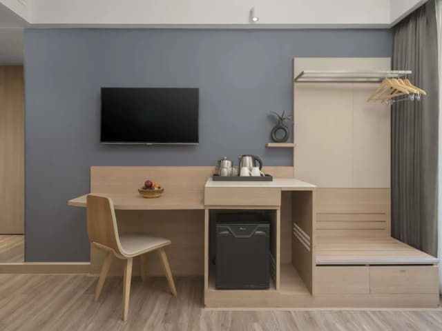 Andaman Beach Hotel Phuket - Handwritten Collection by Accor-经典客房, 1 张特大床, 阳台-3