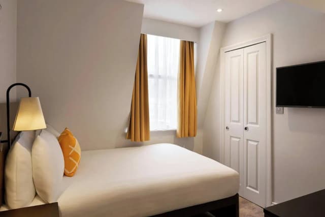 베스트 웨스턴 켄싱턴 올림피아 호텔-Cosy Double Room with a Window-1