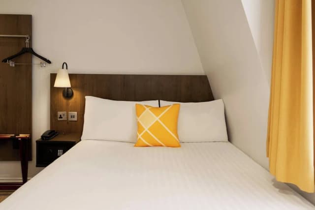 베스트 웨스턴 켄싱턴 올림피아 호텔-Cosy Double Room with a Window-2