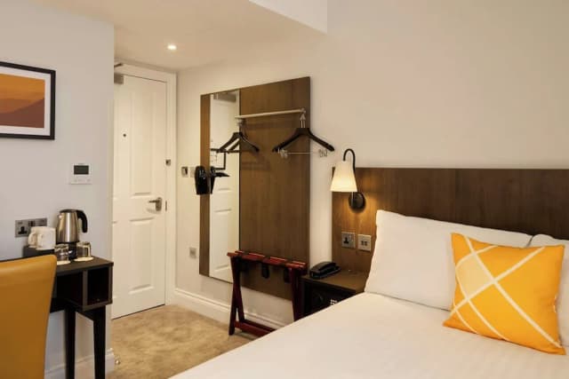 베스트 웨스턴 켄싱턴 올림피아 호텔-Cosy Double Room with a Window-3