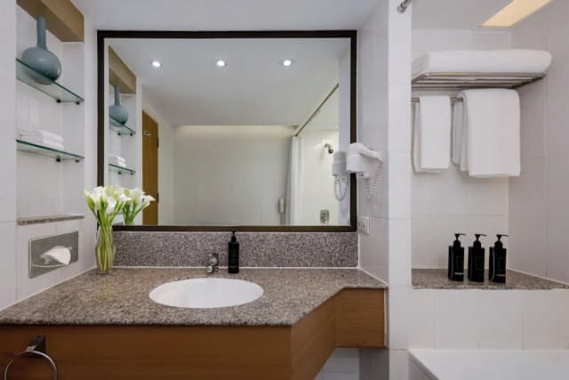 曼谷中庭大美居酒店-Corner Suite, 1 King Bed (Executive Lounge Access)-7