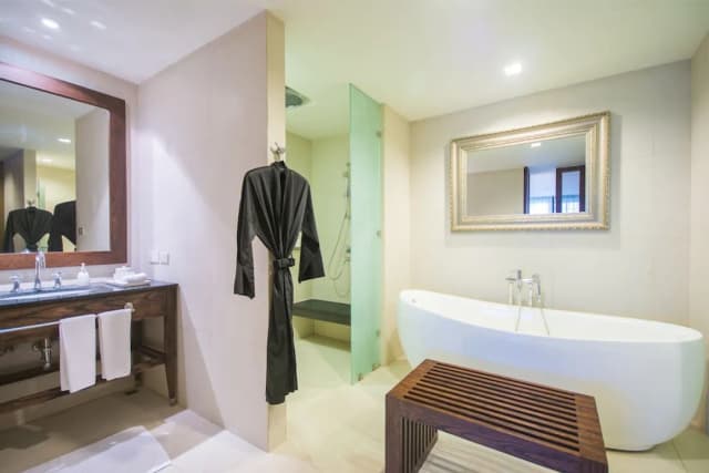 SUNSURI PHUKET, Nai Harn Beach-Grand Deluxe Room-10