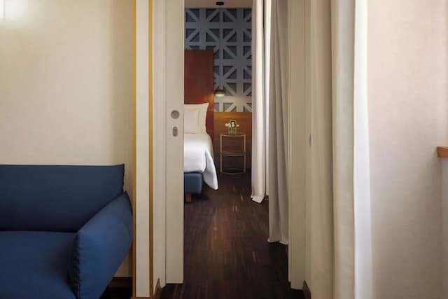 西班牙階梯 - 藝術飯店 | 烏納體驗飯店-家庭套房-3