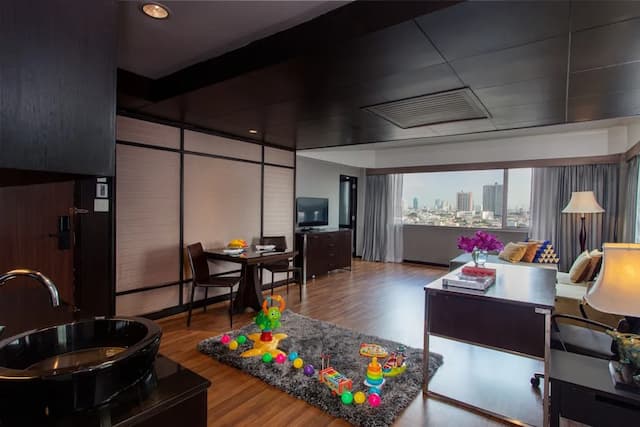 曼谷湄南河畔華美達廣場酒店-豪華套房, 多張床 (Royal Thai Deluxe, Two Bedrooms)-3