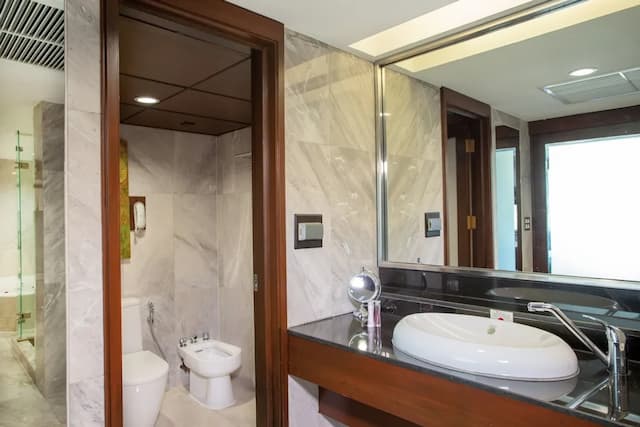 曼谷湄南河畔華美達廣場酒店-行政套房, 1 張特大雙人床, 露台-7