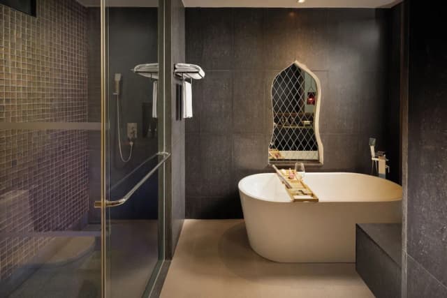 아비스타 하이드어웨이 푸켓 파통 - 엠갤러리-Premier Room, Whirlpool Bath, 1 King Bed-7