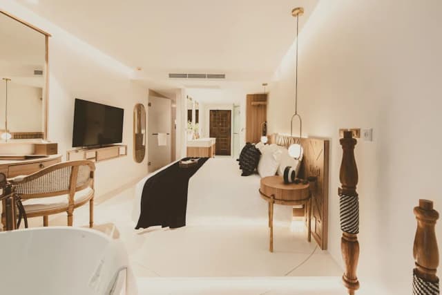 THEE Vijit Lanna by TH District-Plunge Pool Suite-2