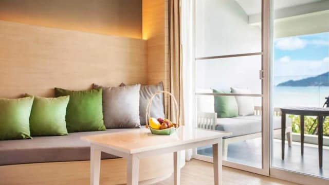 アマリ プーケット-デラックス ルーム キングベッド 1 台 バルコニー オーシャンフロント-2