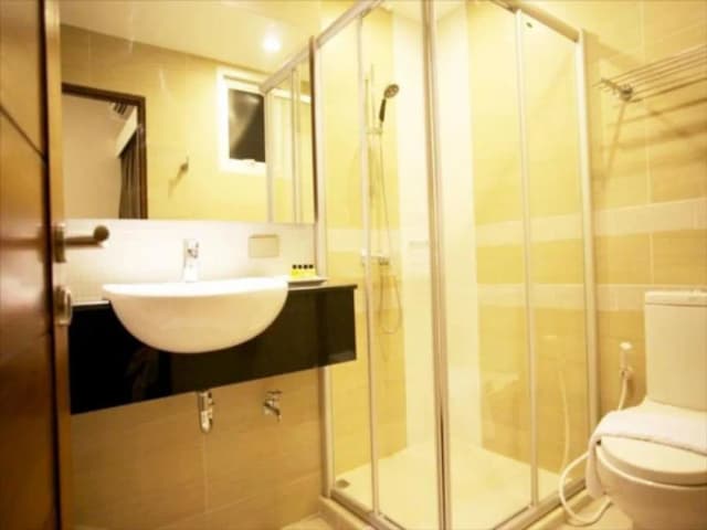 April Suites-Deluxe Double Room-11