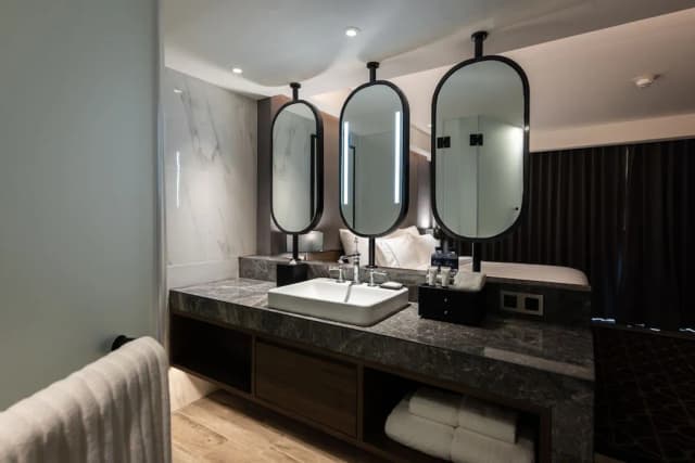 Ayathorn Bangkok-豪華客房, 1 張特大雙人床, 陽台-4