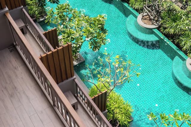 艾雷斯特飯店-Pool View Deluxe King Plus-1