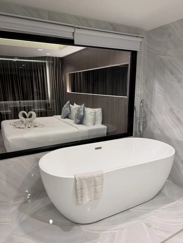 ヘルマン・ホテル・パタヤ-Ocean Panorama Suite-10