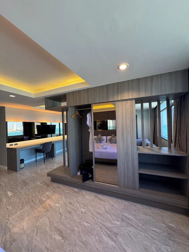 ヘルマン・ホテル・パタヤ-Ocean Panorama Suite-12