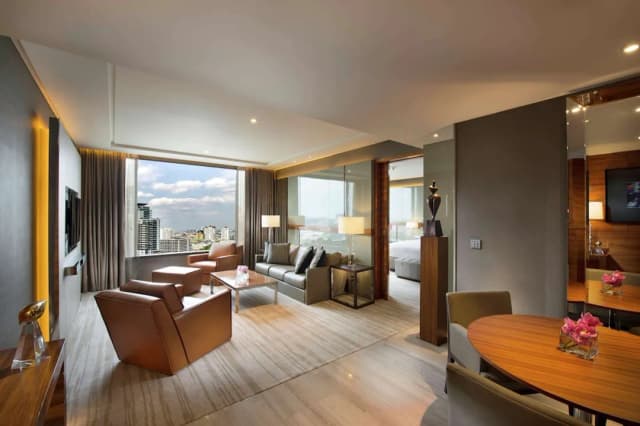 曼谷素坤逸希爾頓飯店-行政套房, 1 張特大雙人床, 非吸煙房, 可使用俱樂部酒廊-11