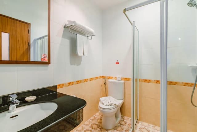 Elite Suites Patong-Classic Suite - Pool Access-11