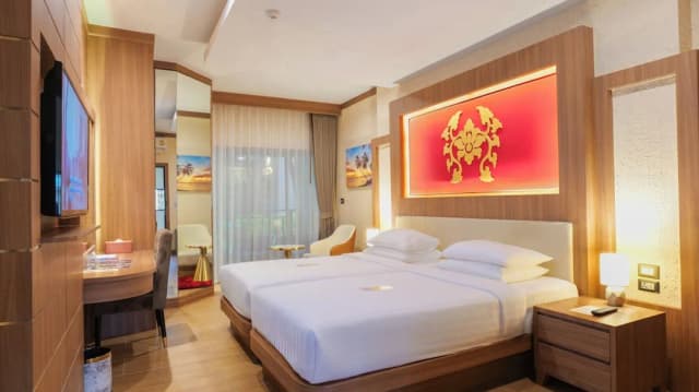 Quality Beach Resorts and Spa Patong-Deluxe Balcony Twin Garden View-1