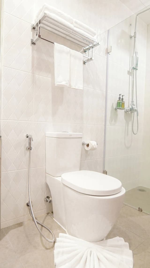 Quality Beach Resorts and Spa Patong-Deluxe Balcony Twin Garden View-3