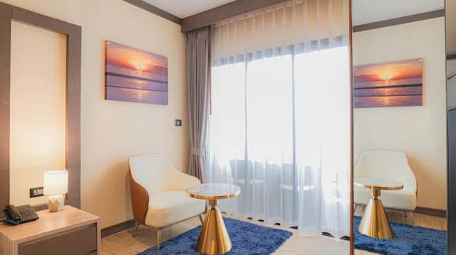 Quality Beach Resorts and Spa Patong-华丽客房, 1 张特大床, 阳台, 转角 (Deluxe Balcony Room)-7