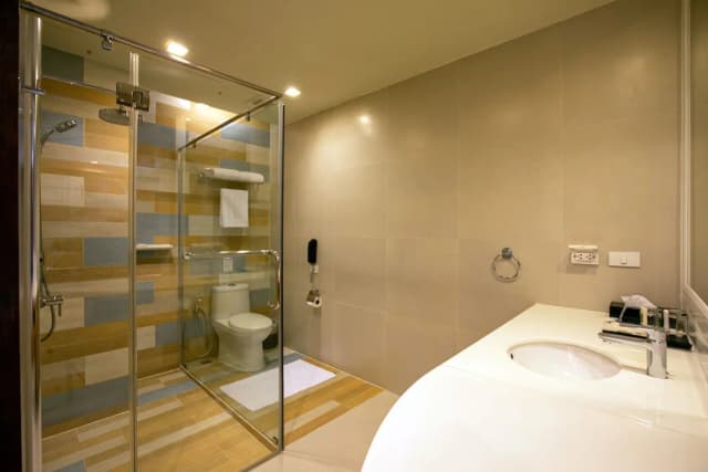 Holiday Ao Nang Beach Resort Krabi-Family Garden View Room-8