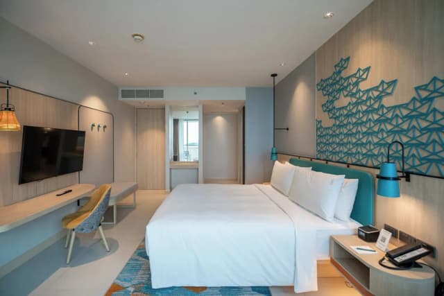 Holiday Inn Pattaya by IHG-Suite-3