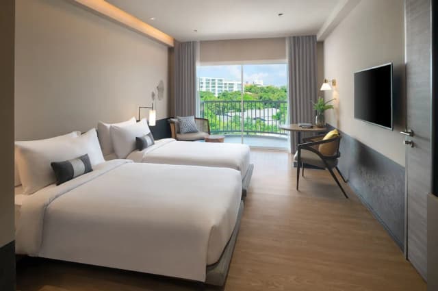 Cross Pattaya Pratamnak-Luxury Ocean View - Twin Bed-1
