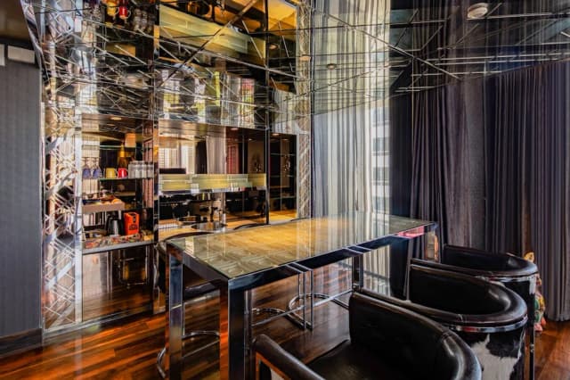 Hotel Indigo Bangkok Wireless Road by IHG-Suite, 1 Bedroom, Garden View-3