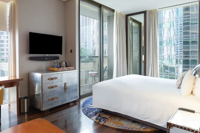 Hotel Indigo Bangkok Wireless Road by IHG-Standard Room, 1 King Bed, Balcony-5