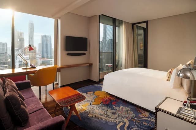 Hotel Indigo Bangkok Wireless Road by IHG-Standard Room, 1 King Bed, Balcony, Garden View (Sunset Garden View)-6