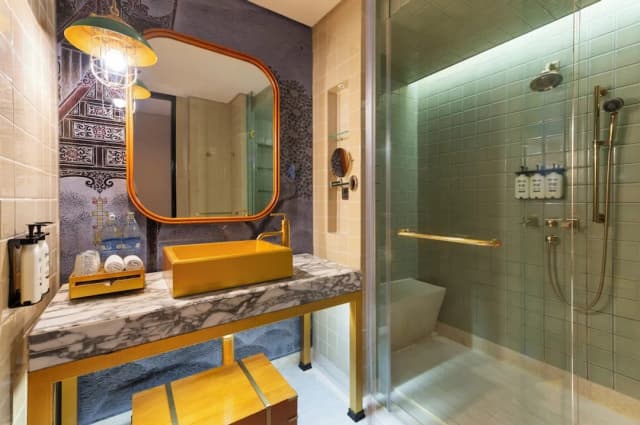 Hotel Indigo Bangkok Wireless Road by IHG-Standard Room, 1 King Bed, Balcony, Garden View (Sunset Garden View)-1