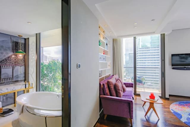 Hotel Indigo Bangkok Wireless Road by IHG-Premium Room, 1 King Bed, Balcony, City View-11