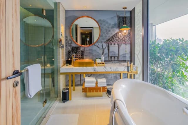 Hotel Indigo Bangkok Wireless Road by IHG-Premium Room, 1 King Bed, Balcony, City View-6